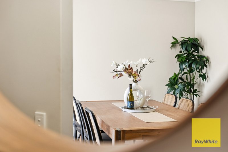 Photo - 1 Kurrat Elbow , South Guildford WA 6055 - Image 8