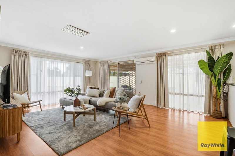 Photo - 1 Kurrat Elbow , South Guildford WA 6055 - Image 11