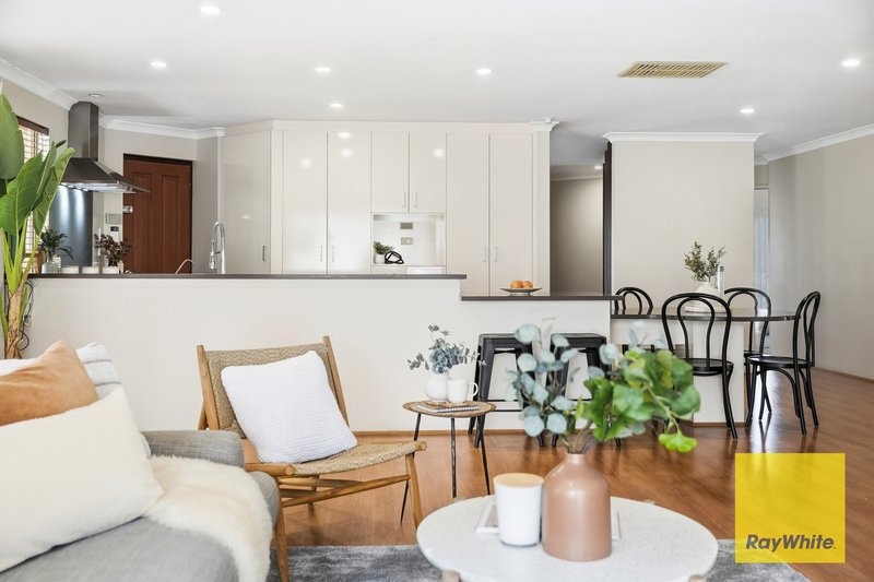 Photo - 1 Kurrat Elbow , South Guildford WA 6055 - Image 13