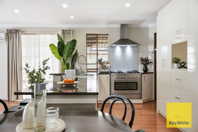 Photo - 1 Kurrat Elbow , South Guildford WA 6055 - Image 15