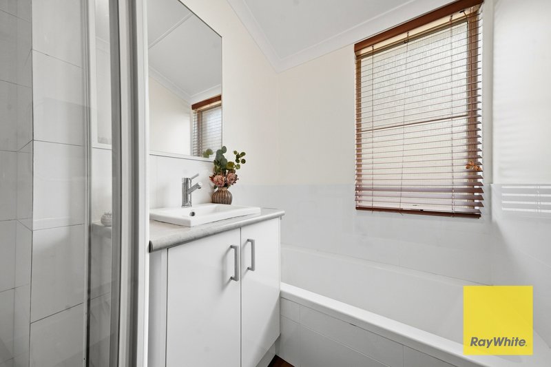 Photo - 1 Kurrat Elbow , South Guildford WA 6055 - Image 22