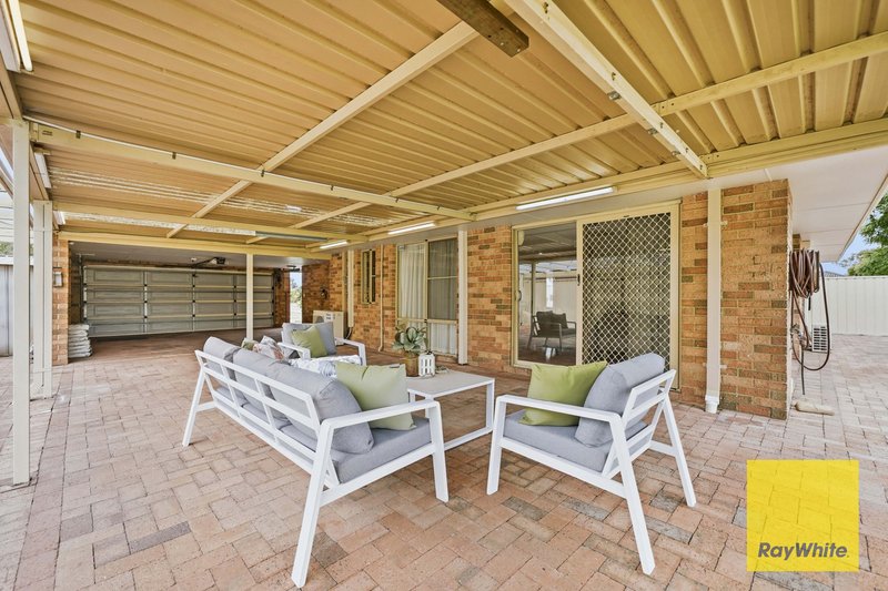 Photo - 1 Kurrat Elbow , South Guildford WA 6055 - Image 24