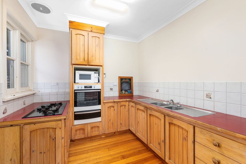 Photo - 1 Lake Terrace East , Mount Gambier SA 5290 - Image 5