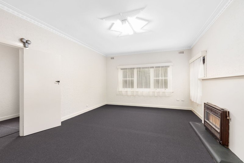 Photo - 1 Lake Terrace East , Mount Gambier SA 5290 - Image 7