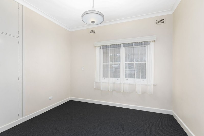 Photo - 1 Lake Terrace East , Mount Gambier SA 5290 - Image 8