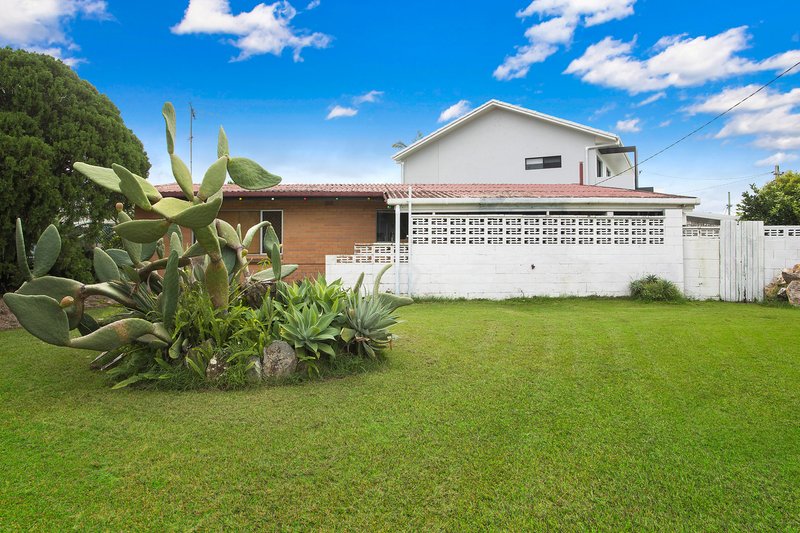 Photo - 1 Lakeland Key, Broadbeach Waters QLD 4218 - Image 15