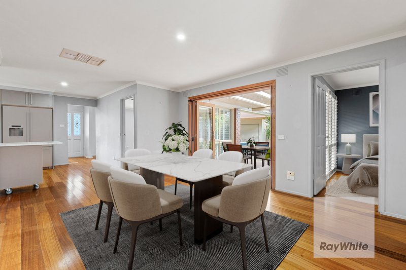 Photo - 1 Landy Close, Mill Park VIC 3082 - Image 1