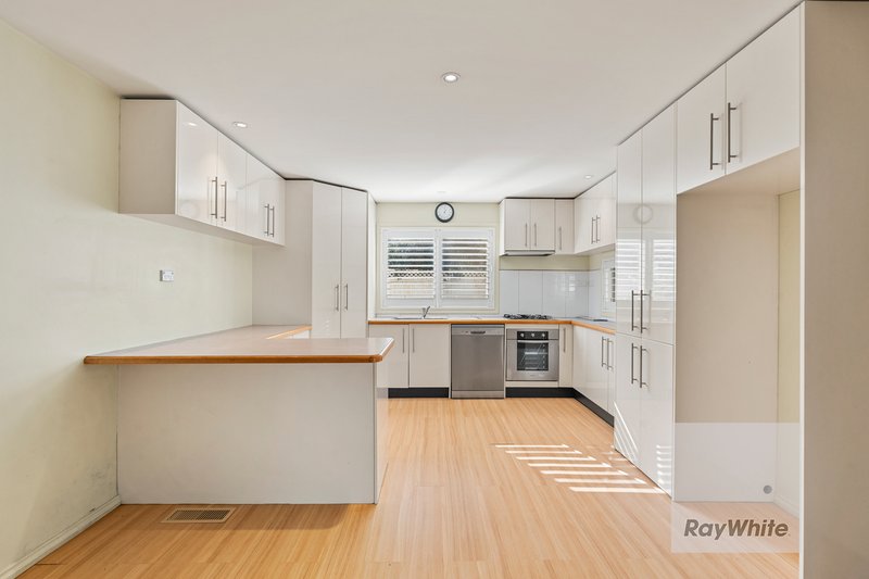 Photo - 1 Landy Close, Mill Park VIC 3082 - Image 11
