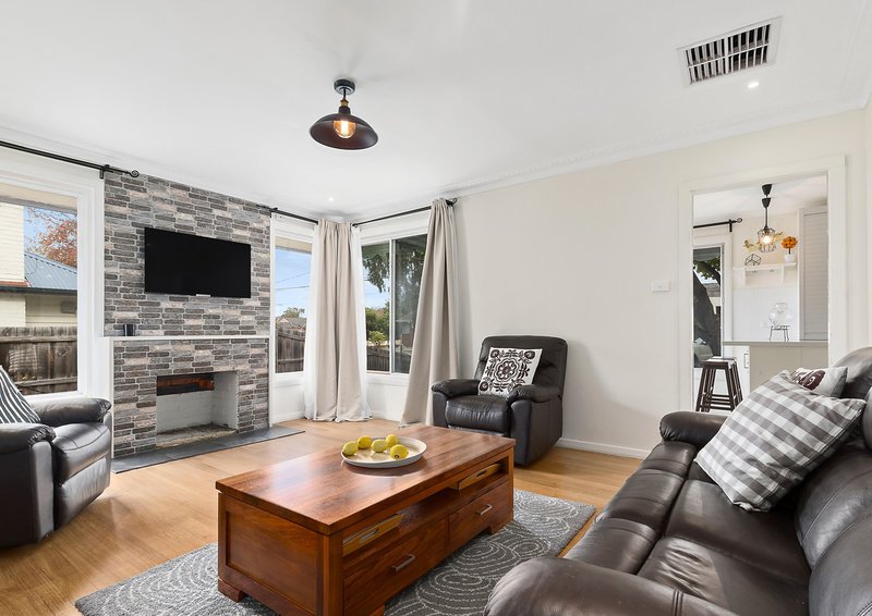 Photo - 1 Lasiandra Avenue, Nunawading VIC 3131 - Image 3