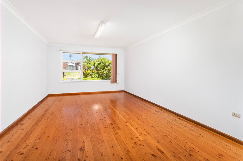 Photo - 1 Laver Road, Dapto NSW 2530 - Image 4