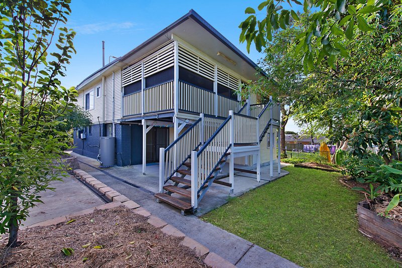 1 Lawrence Street, Woodridge QLD 4114