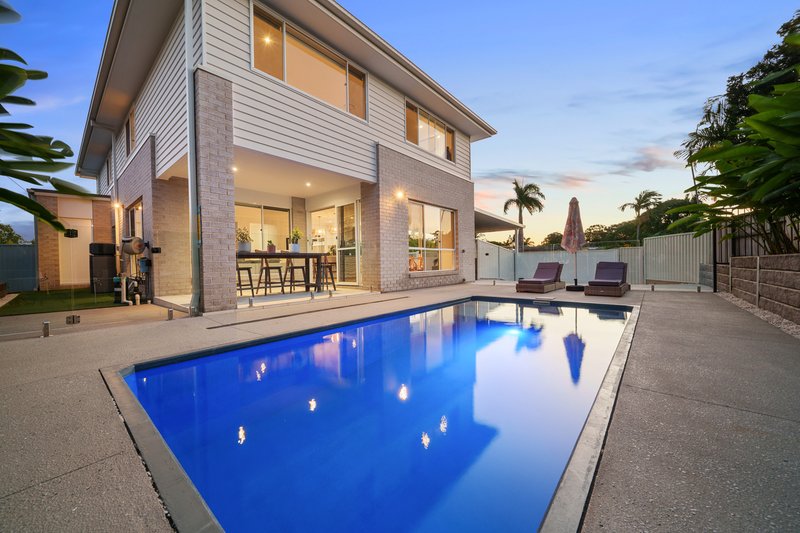 Photo - 1 Leafy Close, Burleigh Waters QLD 4220 - Image 2