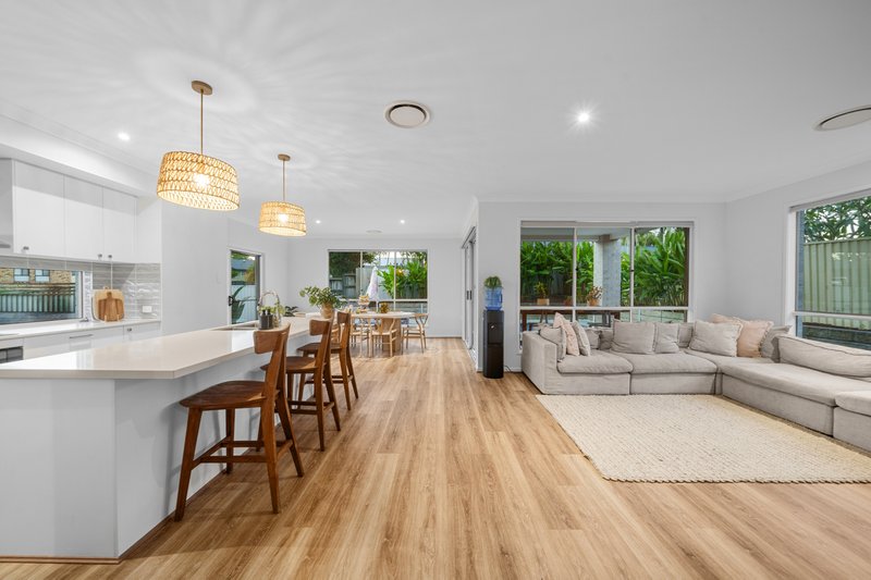 Photo - 1 Leafy Close, Burleigh Waters QLD 4220 - Image 5