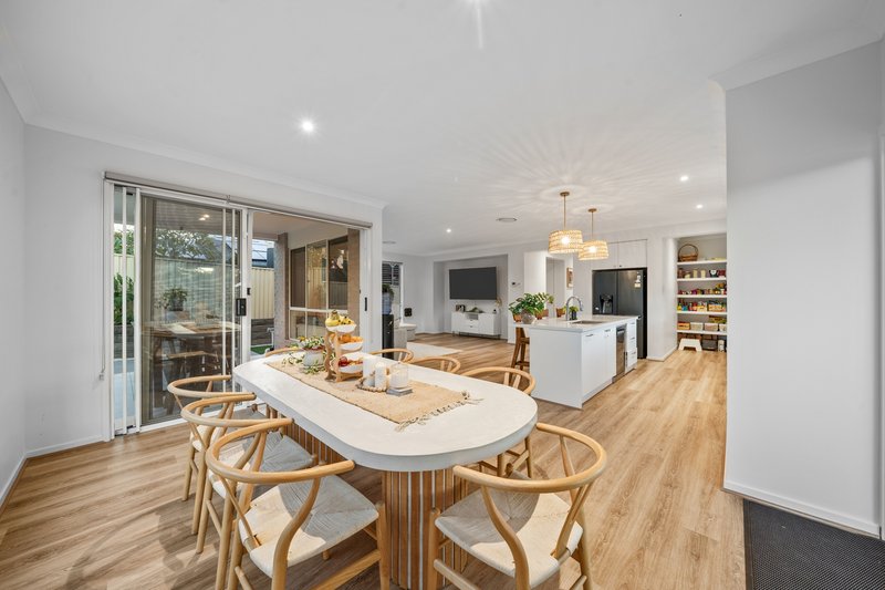 Photo - 1 Leafy Close, Burleigh Waters QLD 4220 - Image 9