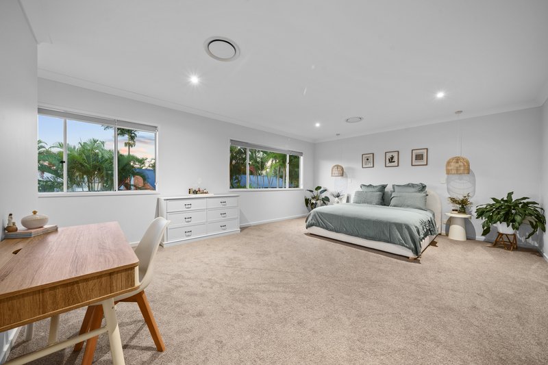 Photo - 1 Leafy Close, Burleigh Waters QLD 4220 - Image 11