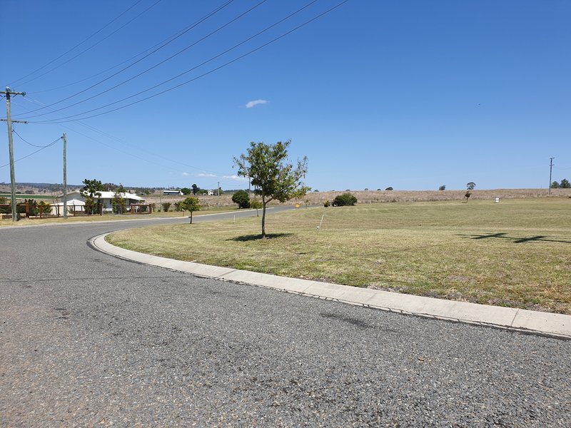 Photo - 1 Leddy Court, Moffatdale QLD 4605 - Image 11