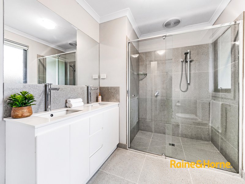 Photo - 1 Lemon Thyme Way, Lynbrook VIC 3975 - Image 16