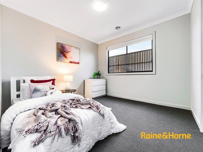 Photo - 1 Lemon Thyme Way, Lynbrook VIC 3975 - Image 17