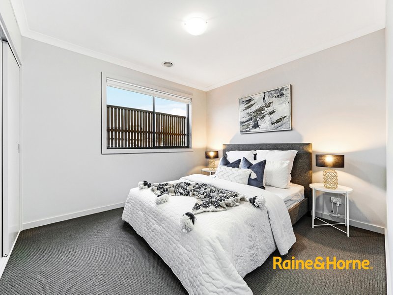 Photo - 1 Lemon Thyme Way, Lynbrook VIC 3975 - Image 18