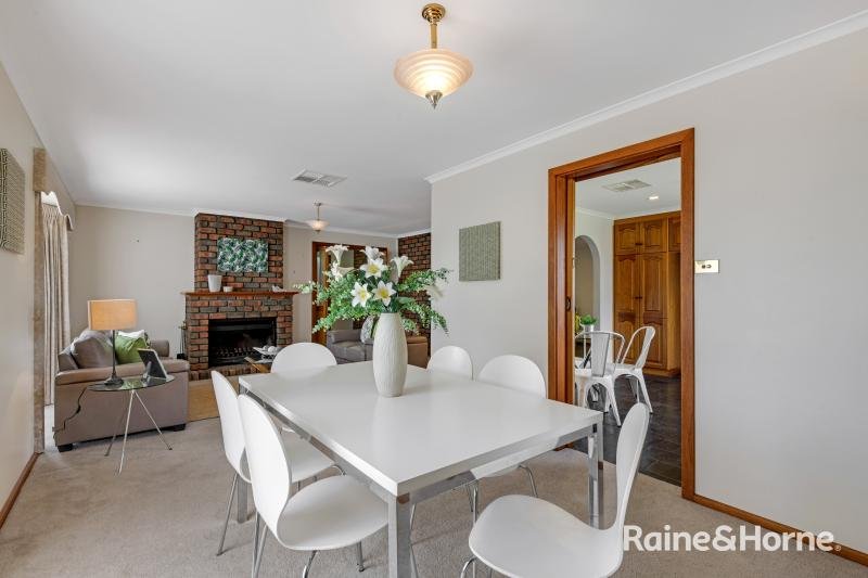 Photo - 1 Lepena Crescent, Hallett Cove SA 5158 - Image 5