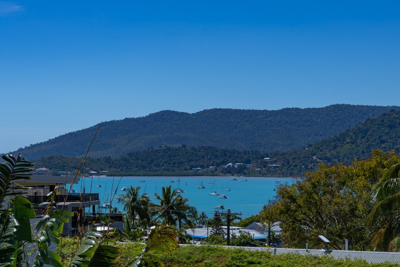 Photo - 1 Lewis Street, Airlie Beach QLD 4802 - Image 2