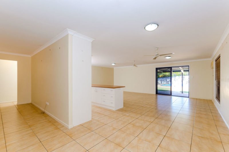 Photo - 1 Linhow Crescent, Clinton QLD 4680 - Image 7