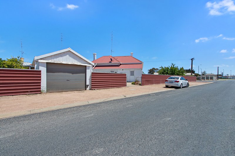 Photo - 1 Lipson Avenue, Kadina SA 5554 - Image 13