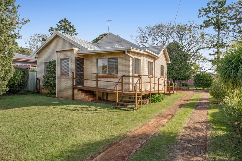 Photo - 1 Lloyd Street, Harristown QLD 4350 - Image 1