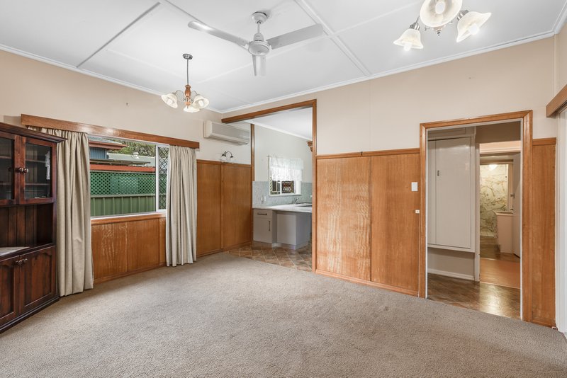 Photo - 1 Lloyd Street, Harristown QLD 4350 - Image 4