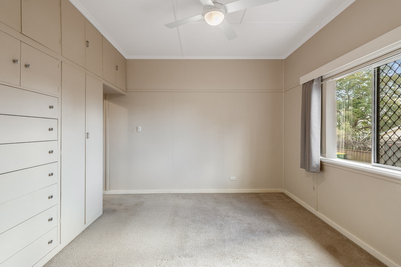 Photo - 1 Lloyd Street, Harristown QLD 4350 - Image 5