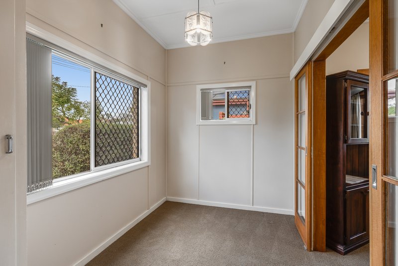 Photo - 1 Lloyd Street, Harristown QLD 4350 - Image 7