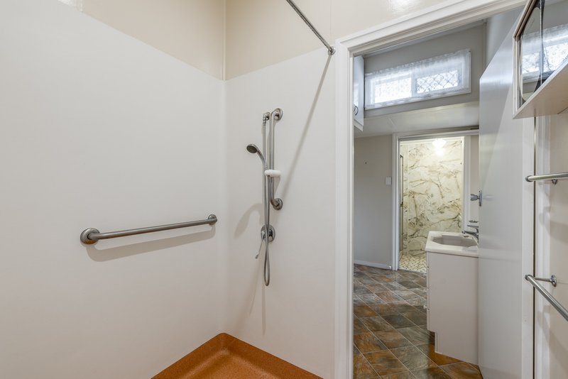 Photo - 1 Lloyd Street, Harristown QLD 4350 - Image 9