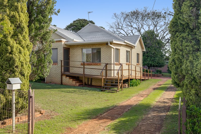 Photo - 1 Lloyd Street, Harristown QLD 4350 - Image 12