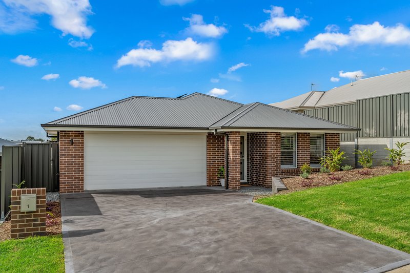 Photo - 1 Loane Circuit, Farley NSW 2320 - Image 1