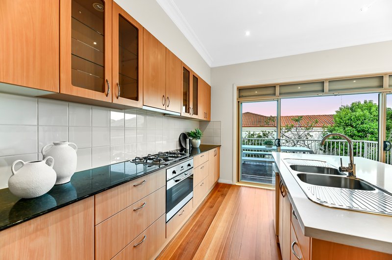 Photo - 1 Lockens Avenue, Glen Waverley VIC 3150 - Image 6