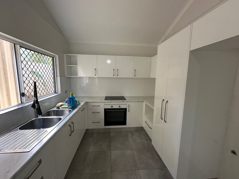 Photo - 1 Lorraine Close, Bentley Park QLD 4869 - Image 5