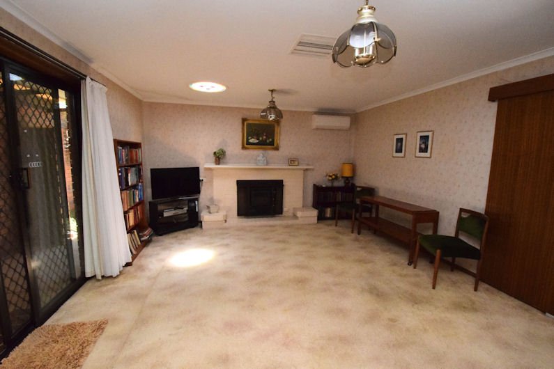 Photo - 1 Lucas Court, Deniliquin NSW 2710 - Image 5