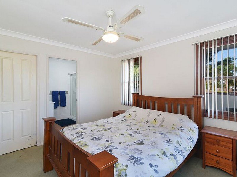 Photo - 1 Lukela Avenue Halekulani , Budgewoi NSW 2262 - Image 6