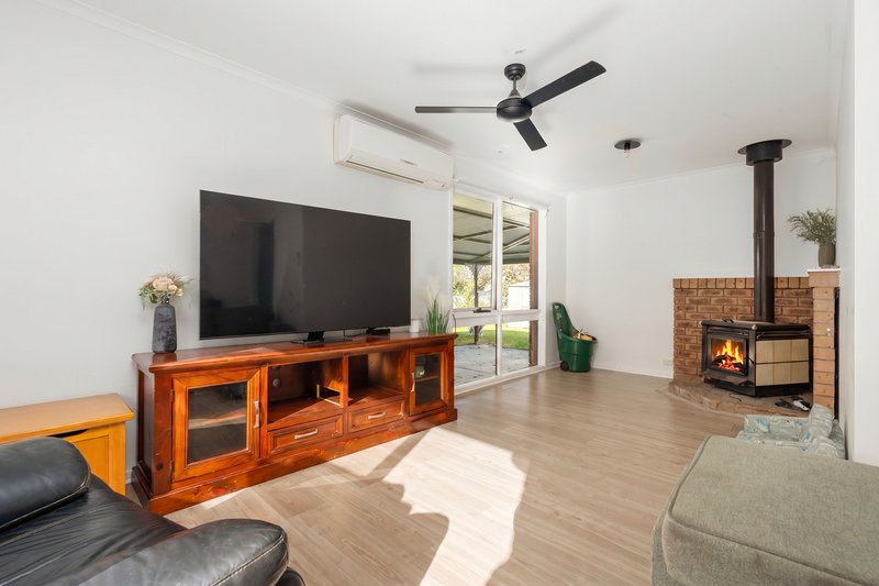 Photo - 1 Mac Trebley Place, Culcairn NSW 2660 - Image 4