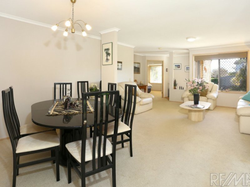 Photo - 1 Macallan St , Merrimac QLD 4226 - Image 3