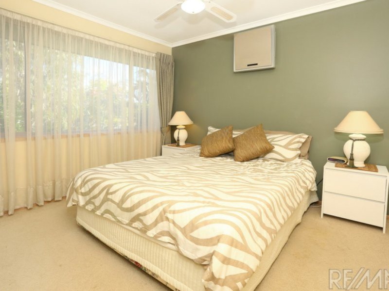 Photo - 1 Macallan St , Merrimac QLD 4226 - Image 19