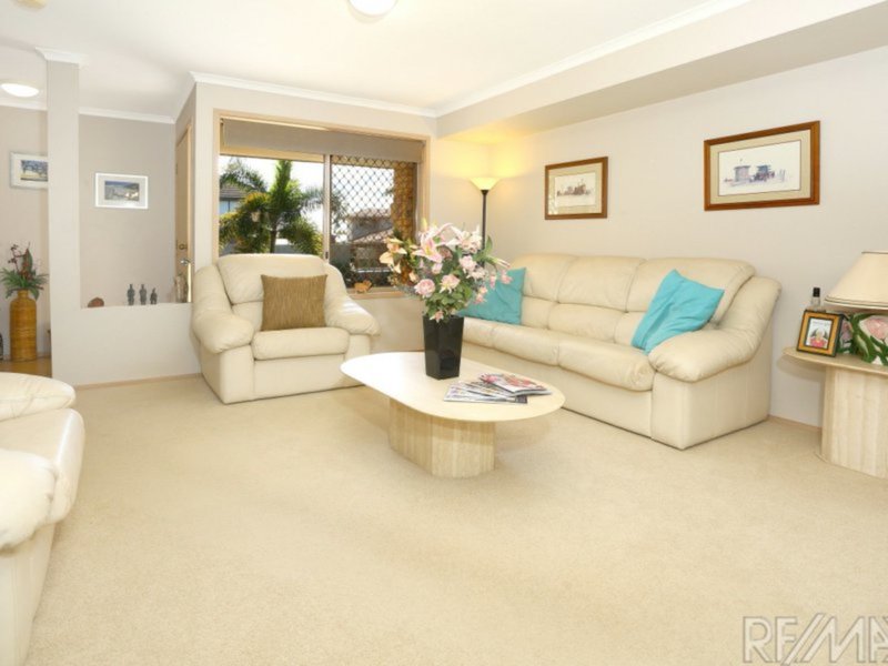 Photo - 1 Macallan St , Merrimac QLD 4226 - Image 4