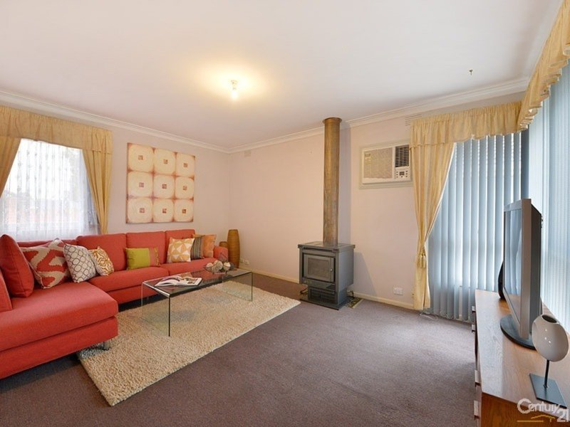 Photo - 1 Mack Crescent, Clarinda VIC 3169 - Image 2