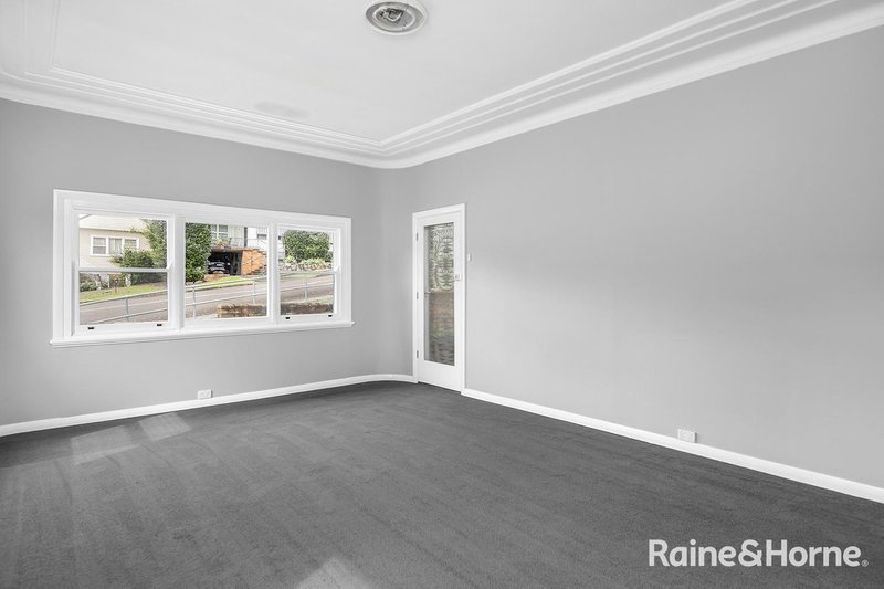 Photo - 1 Macquarie Street, Belmont NSW 2280 - Image 5