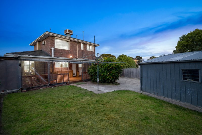 Photo - 1 Madura Court, Wheelers Hill VIC 3150 - Image 10