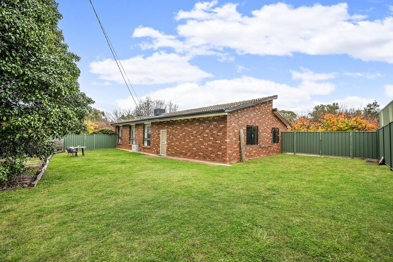Photo - 1 Magennis Place, Latham ACT 2615 - Image 2