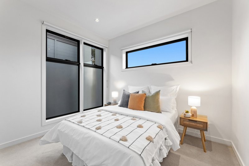 Photo - 1 Magnolia Walk, Burwood VIC 3125 - Image 6