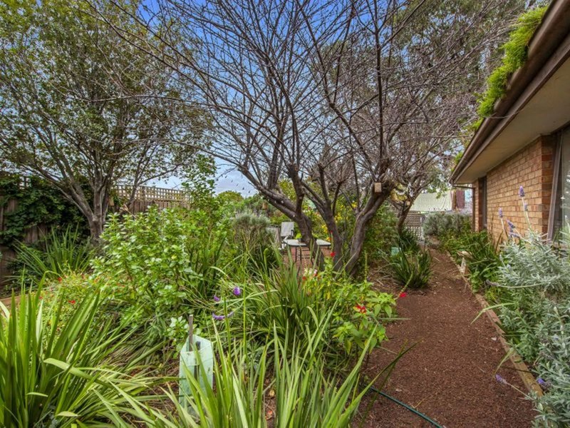 Photo - 1 Magpie Court, Werribee VIC 3030 - Image 8