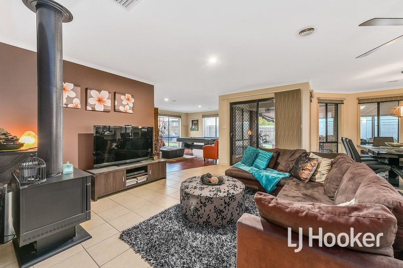 Photo - 1 Mahogany Court, Pakenham VIC 3810 - Image 3