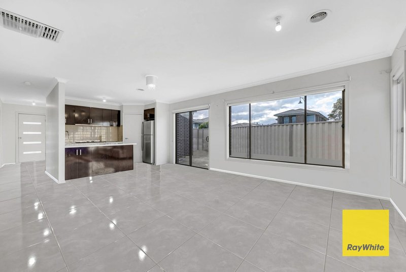 Photo - 1 Mala Street, Truganina VIC 3029 - Image 4